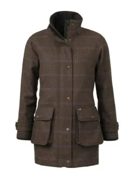 Front view of the Tammy Horniman The Gentlemen brown coat. This tweed style Tammy Horniman brown jacket The Gentlemen series features large pockets.