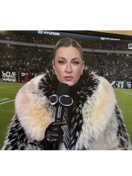 Erin Andrews fur coat worn at 49ers vs Eagles game today viral sideline fashion.