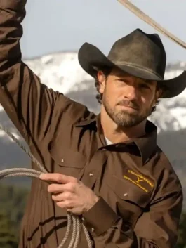 Yellowstone S05 Dutton Ranch Shirt in brown cotton with button closure and practical western workwear design