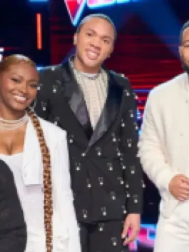 The Voice S27 Pearl Embellished Blazer Close-Up