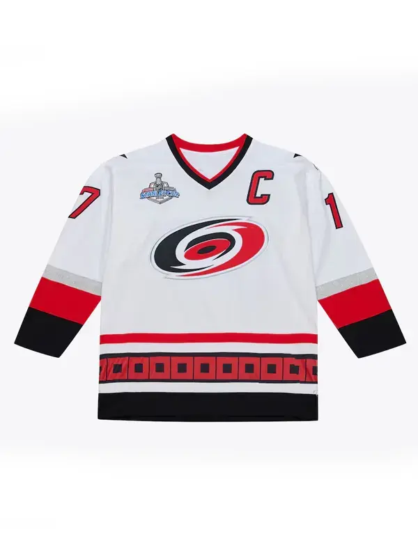 Front profile view of the Rod Brind'Amour Carolina Hurricanes 2006 White Jersey showcasing the pullover style and round cuffs.