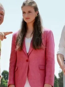 Elegant pink cotton Princess Leonor Pink Blazer featuring a classic lapel collar and single button closure.