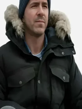 Deep forest green cotton Mayday 2026 Ryan Reynolds Parka Jacket showcasing full length sleeves and a cozy hooded fur collar.